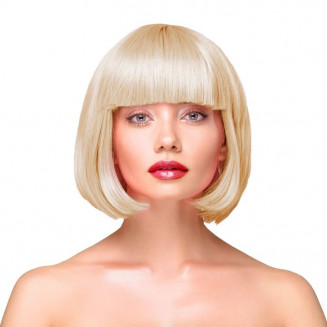Parochňa blondína krátkovlasá